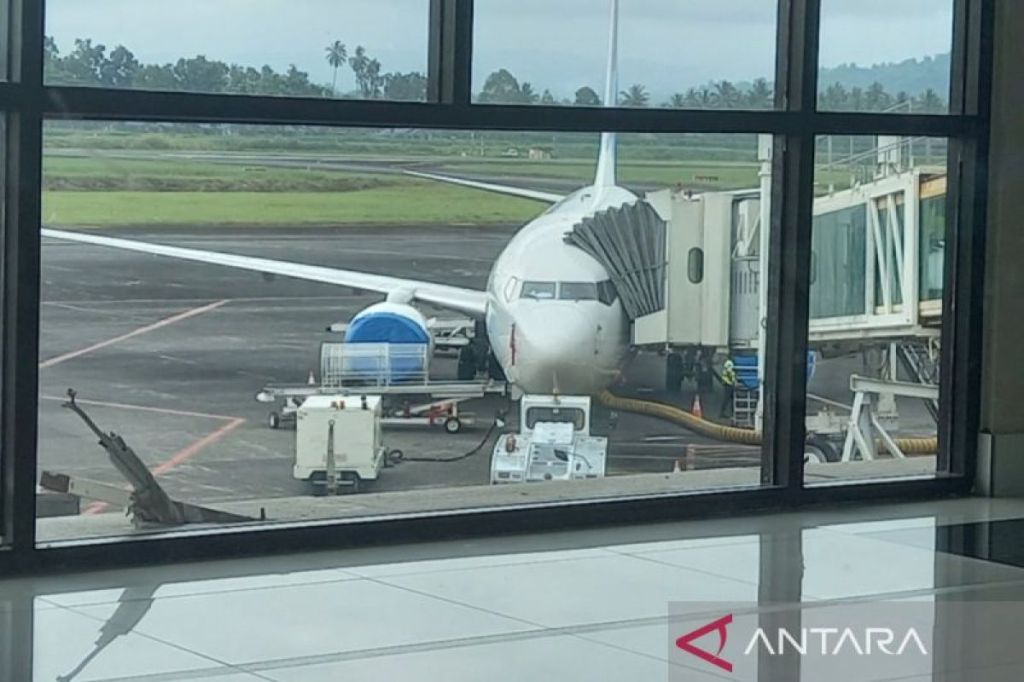 Bandara Samrat Manado masih perpanjang penutupan hingga Senin&nbsp;siang