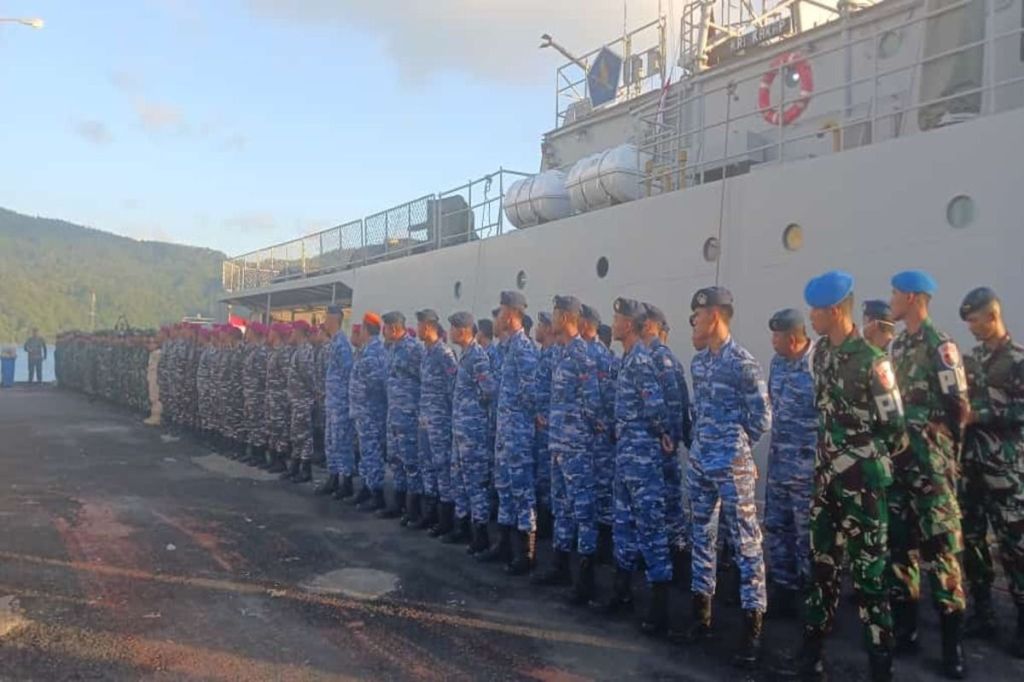 Kasdam XIII/Merdeka lepas keberangkatan Satgas Bakti TNI ke&nbsp;Tagulandang