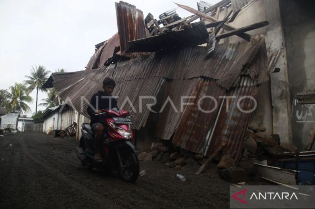 Foto – 3.614 unit rumah warga di Tagulandang&nbsp;rusak