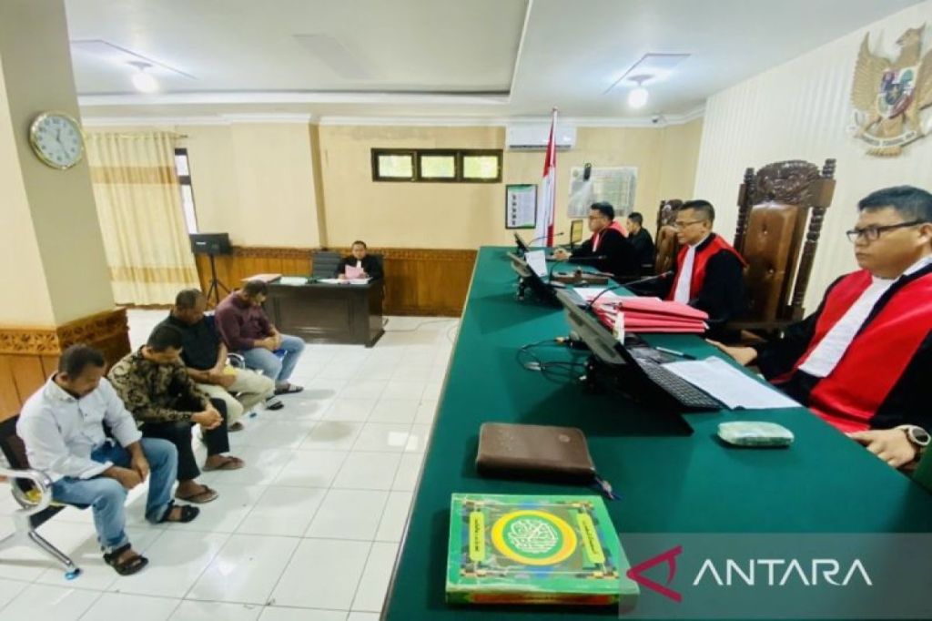 Selundupkan 72 warga Rohingya, 4 warga Aceh didakwa langgar UU&nbsp;Imigrasi