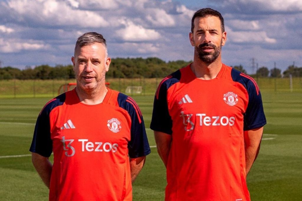 Ruud Van Nistelrooy resmi diangkat sebagai asisten pelatih MU Erik Ten&nbsp;Hag