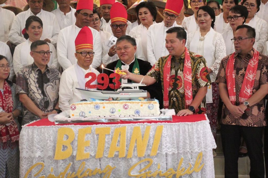 Ikut ibadah syukur di GMIM Betani Sindulang, Wagub Steven ingatkan hal&nbsp;ini