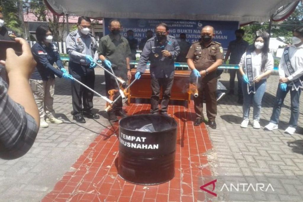 BNN Sulawesi Utara musnahkan barang bukti narkotika ganja 98,52&nbsp;gram